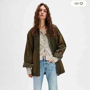 MOTHER The Scrapper Cuff Ankle
Fray Jeans